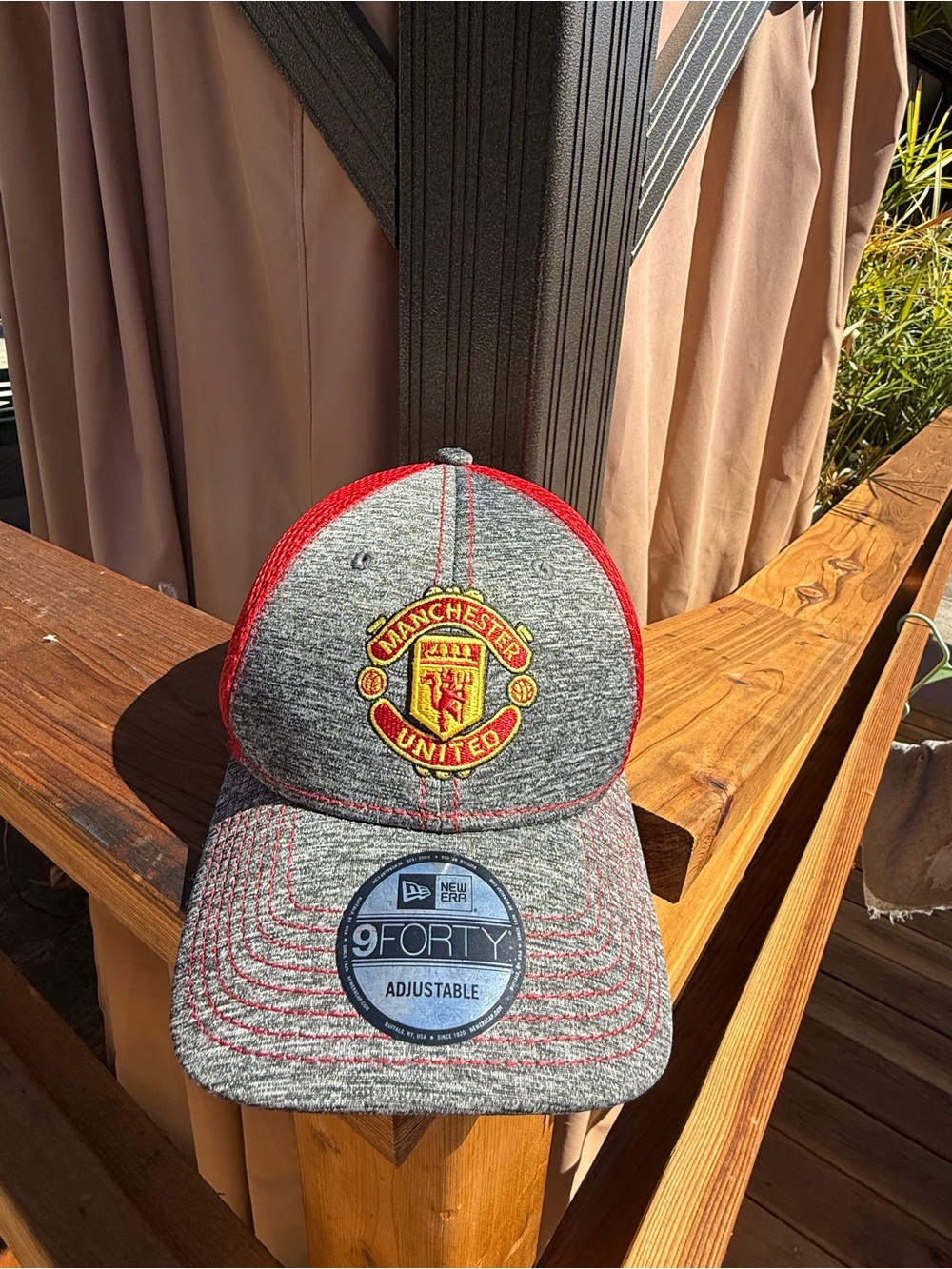 New Era Manchester United Gray & Red 9FORTY Adjustable Cap